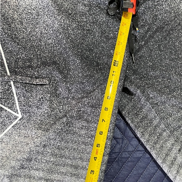 Size 32 board shorts. - Picture 6 of 7